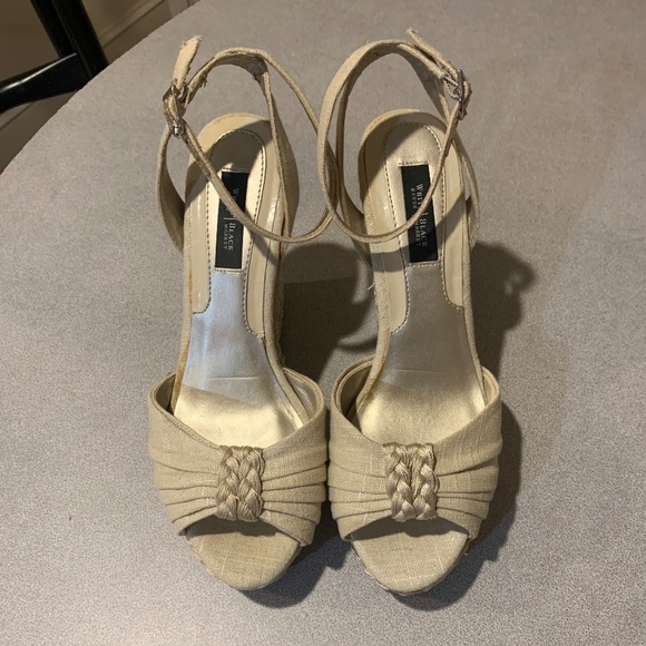 White House Black Market Beige Platform Wedge Sandals sz 8 M - Picture 1 of 7